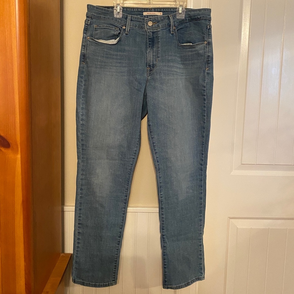 Levi’s mid-rise skinny jeans